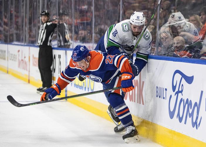 Edmonton Oilers Talk Gm1 Three Players to Watch PLUS the Latest Rumors